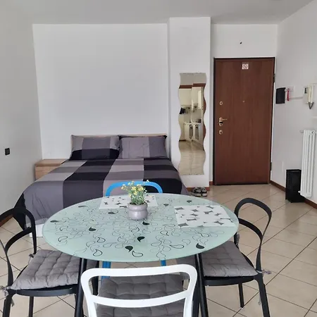 Studio With Terrace Busto Arsizio Exterior foto